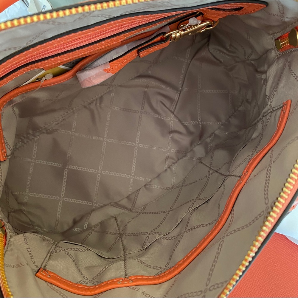 New Michael Kors Bedford legacy satchel - Picture 7 of 10